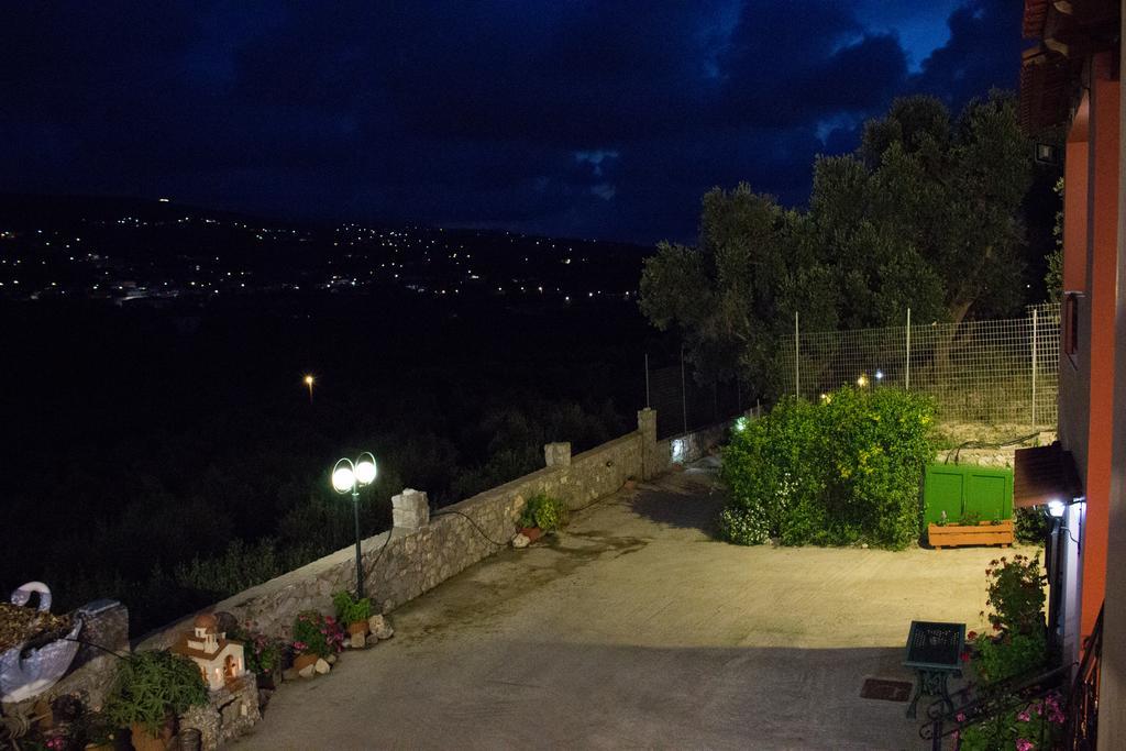 Kastro Studios Pigí Buitenkant foto
